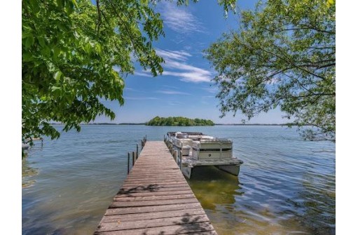 N10819 Elmwood Island, Fox Lake, WI 53933