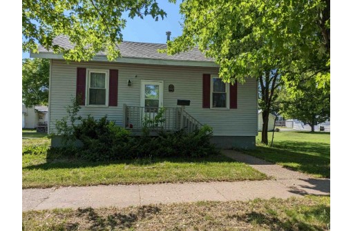 803 N Michigan Street, Prairie Du Chien, WI 53821