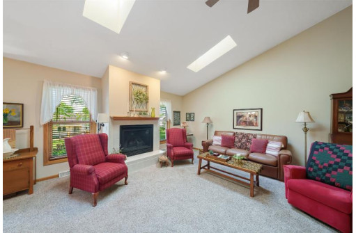 5467 Quarry Hill Drive, Fitchburg, WI 53711