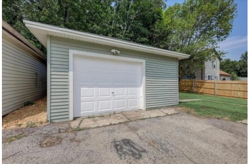 114 E Davis Street, Beaver Dam, WI 53916