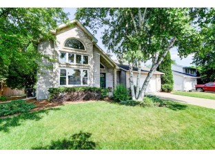 1012 Amberson Drive Sun Prairie, WI 53590