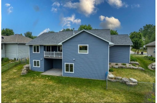 416 Old Indian Trail, DeForest, WI 53532