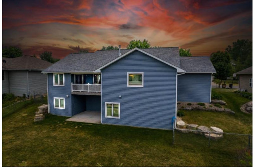 416 Old Indian Trail, DeForest, WI 53532