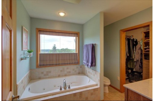 416 Old Indian Trail, DeForest, WI 53532