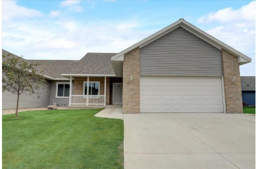 311 Pebble Brook Lane, Lodi, WI 53555