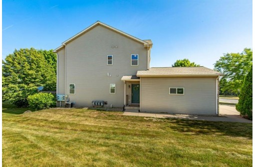 572 N Westmount Drive, Sun Prairie, WI 53590