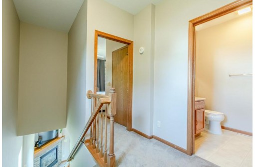 572 N Westmount Drive, Sun Prairie, WI 53590