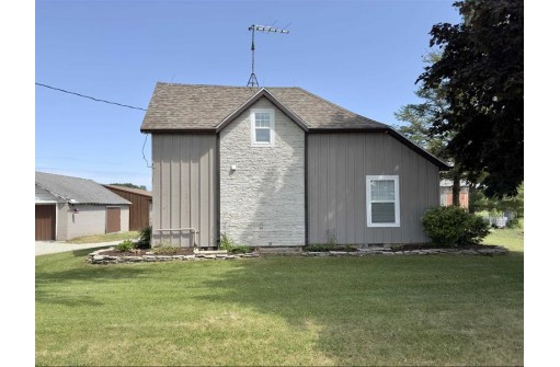 W11810 County Road F, Randolph, WI 53956