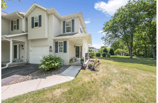 249 N Musket Ridge Drive, Sun Prairie, WI 53590