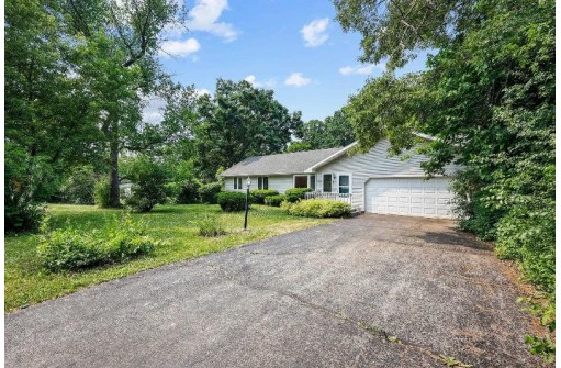 4772 Schneider Drive, Fitchburg, WI 53575