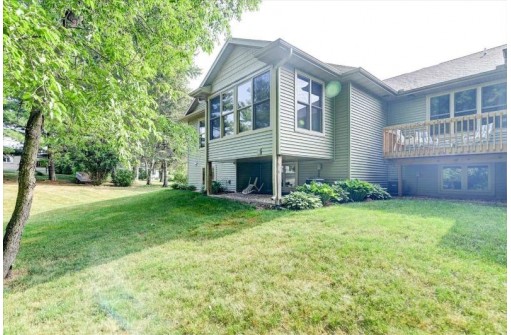 71 Berdella Court, Cross Plains, WI 53528