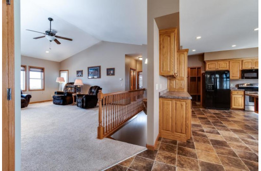 1808 Danny Drive, Mount Horeb, WI 53572