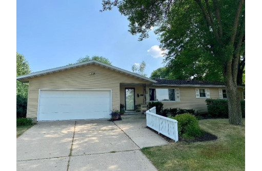 7215 Voss Parkway, Middleton, WI 53562