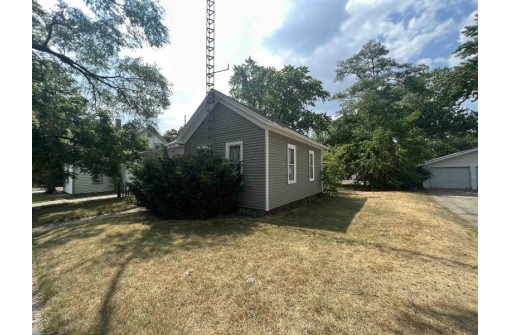 305 E Franklin Street, Portage, WI 53901