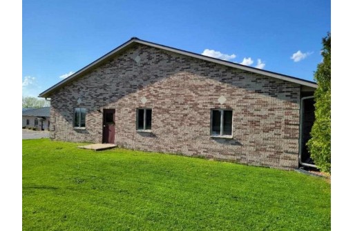 205 W Alona Lane, Lancaster, WI 53813