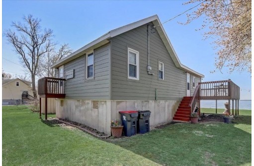 W7825 Willow Road, Fort Atkinson, WI 53538