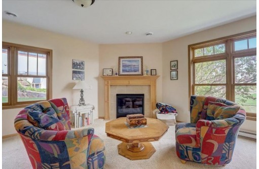 2104 Foggy Mountain Pass, Waunakee, WI 53597