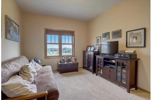 2104 Foggy Mountain Pass, Waunakee, WI 53597