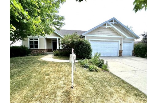 2104 Foggy Mountain Pass, Waunakee, WI 53597