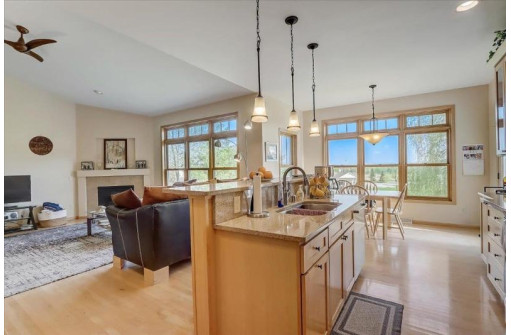 2104 Foggy Mountain Pass, Waunakee, WI 53597