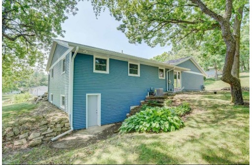 3174 Fjelstad Lane, McFarland, WI 53558