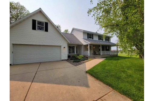 585 Oakridge Drive, Portage, WI 53901