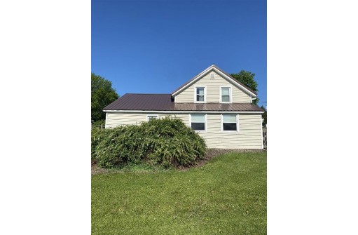 100 2nd Street, La Valle, WI 53941