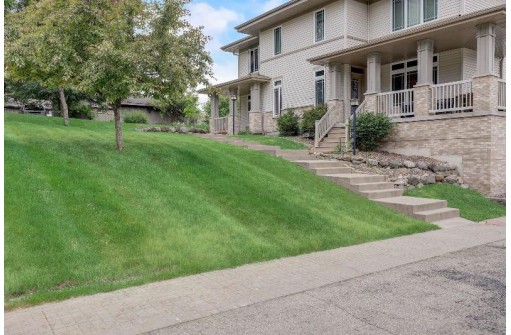 125 Carriage Way, DeForest, WI 53532