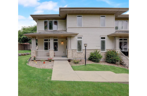 125 Carriage Way, DeForest, WI 53532