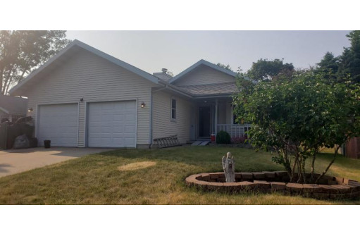 832 Acker Parkway, DeForest, WI 53532