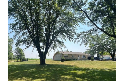 5637 S County Road J, Janesville, WI 53546