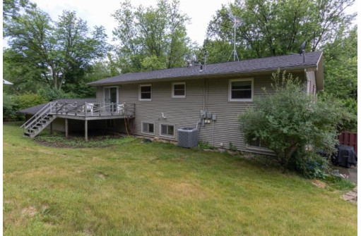 1230 Sunset Drive, Platteville, WI 53818