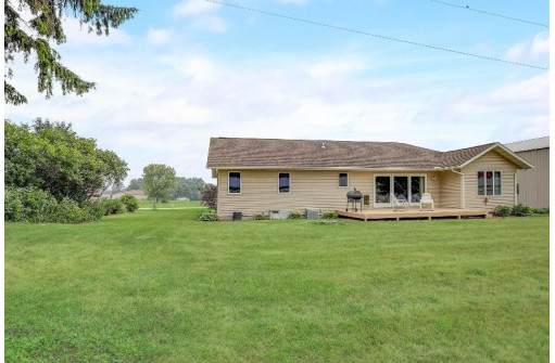 N5647 Knutson Road, Pardeeville, WI 53954