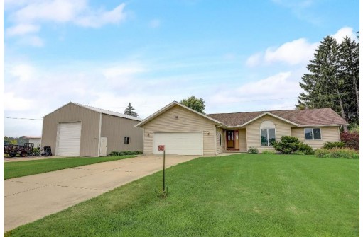 N5647 Knutson Road, Pardeeville, WI 53954