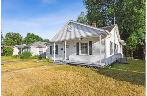 7033 South Avenue, Middleton, WI 53562