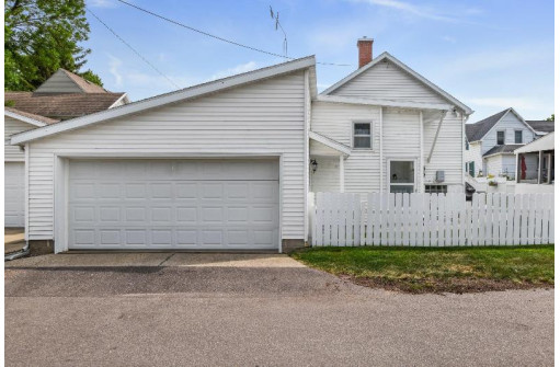 319 W Franklin Street, Portage, WI 53901