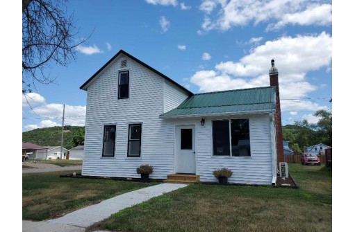 428 N Michigan Street, Prairie Du Chien, WI 53821