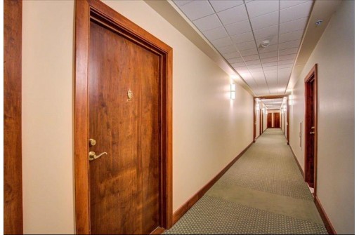 360 W Washington Avenue 811, Madison, WI 53703