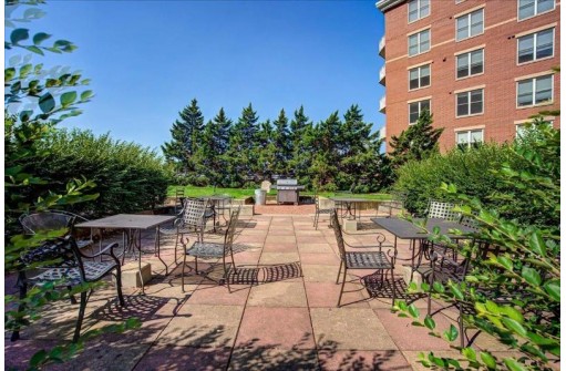 360 W Washington Avenue 811, Madison, WI 53703