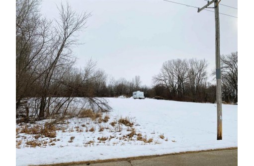 N3646/N3670 River Road, Columbus, WI 53925