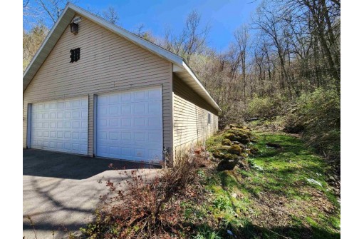 16984 Bailey Road, Boscobel, WI 53805