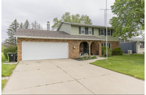 466 Neevel Avenue, Waupun, WI 53963-1113