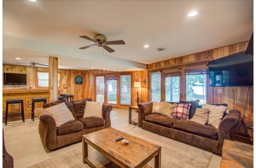 W6220 N Lakeview Drive, Markesan, WI 53946