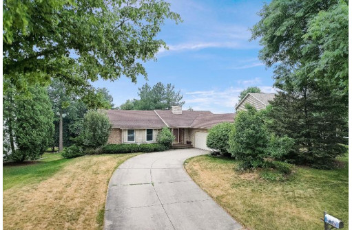 1538 Grosse Point Drive, Middleton, WI 53562