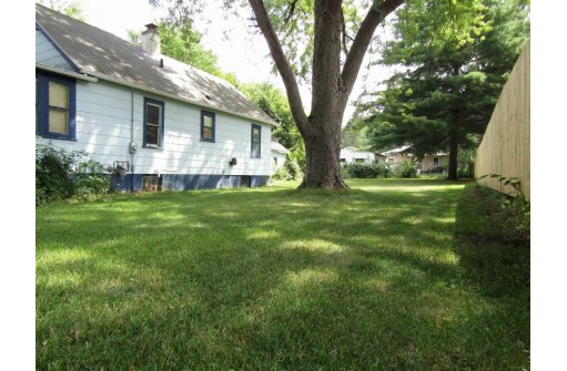 1327 Jerome Avenue, Janesville, WI 53546