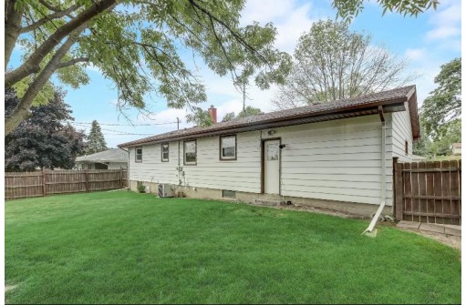 1213 E Circle Drive, Beaver Dam, WI 53916