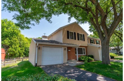 42 Whitcomb Circle, Madison, WI 53711