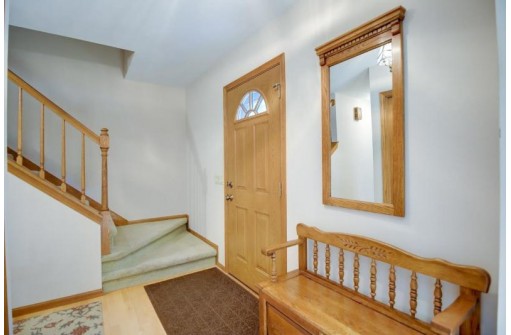 22 Oak Glen Court, Madison, WI 53717