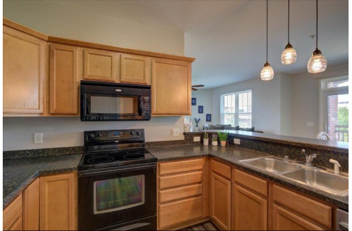 141 Metro Terrace 207, Madison, WI 53718