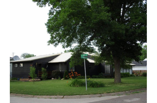 1330 S 10th Street, Prairie Du Chien, WI 53821